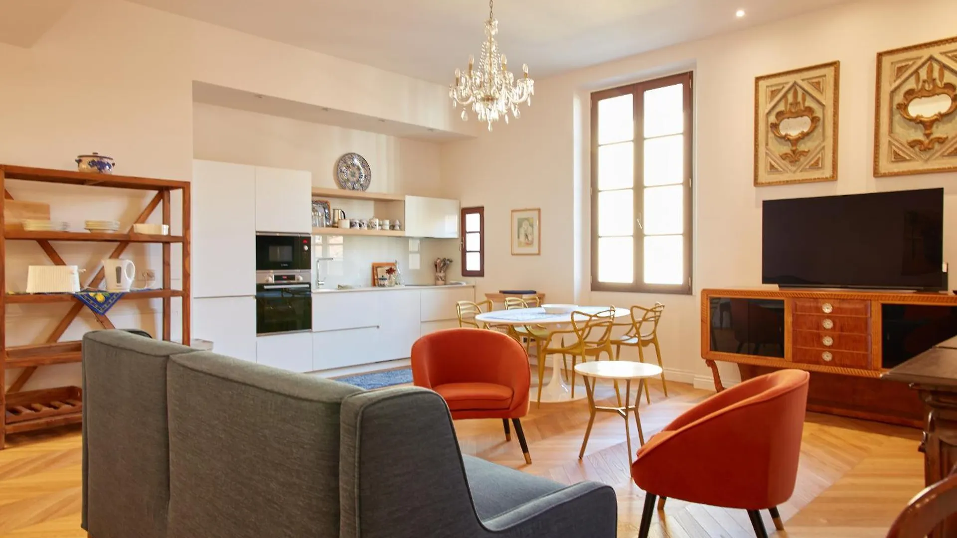 Servi Elegant Apartment With Terrace Florence
