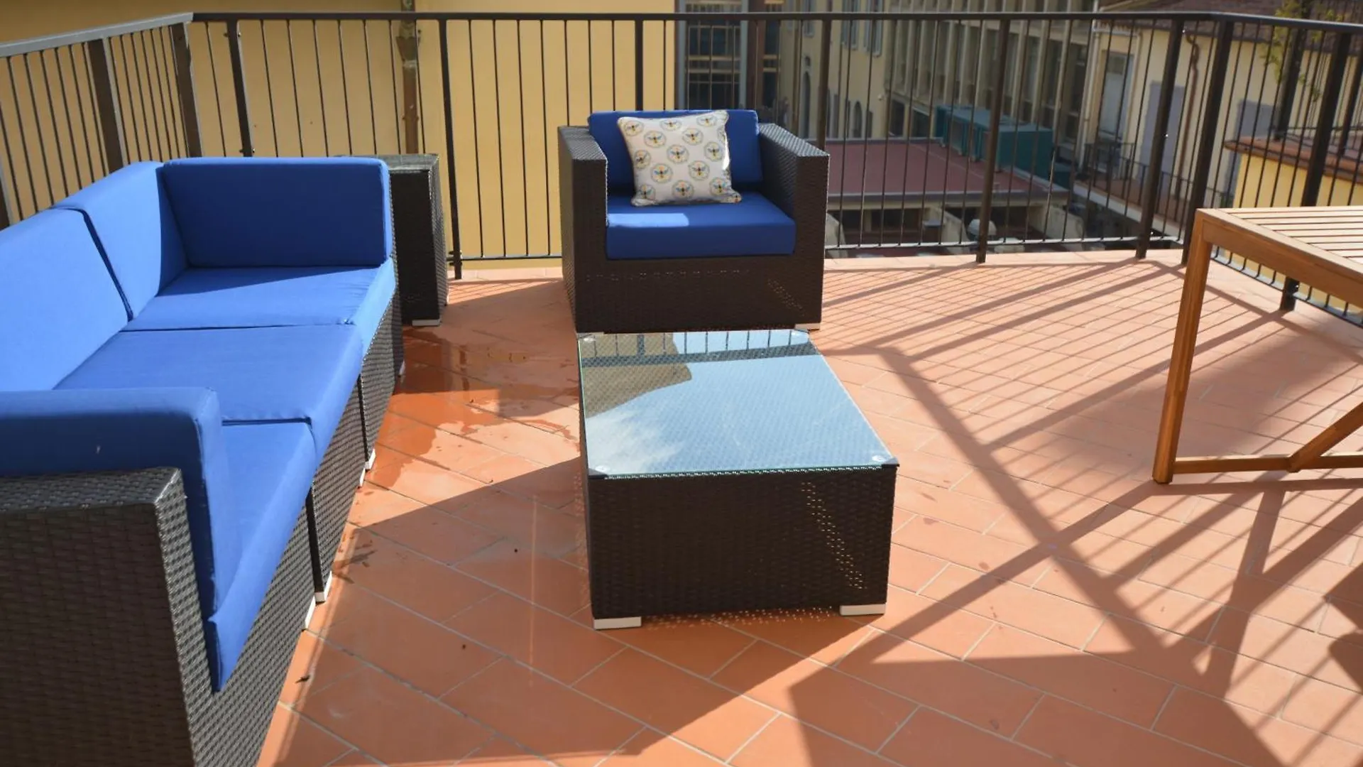 Servi Elegant Apartment With Terrace Florence