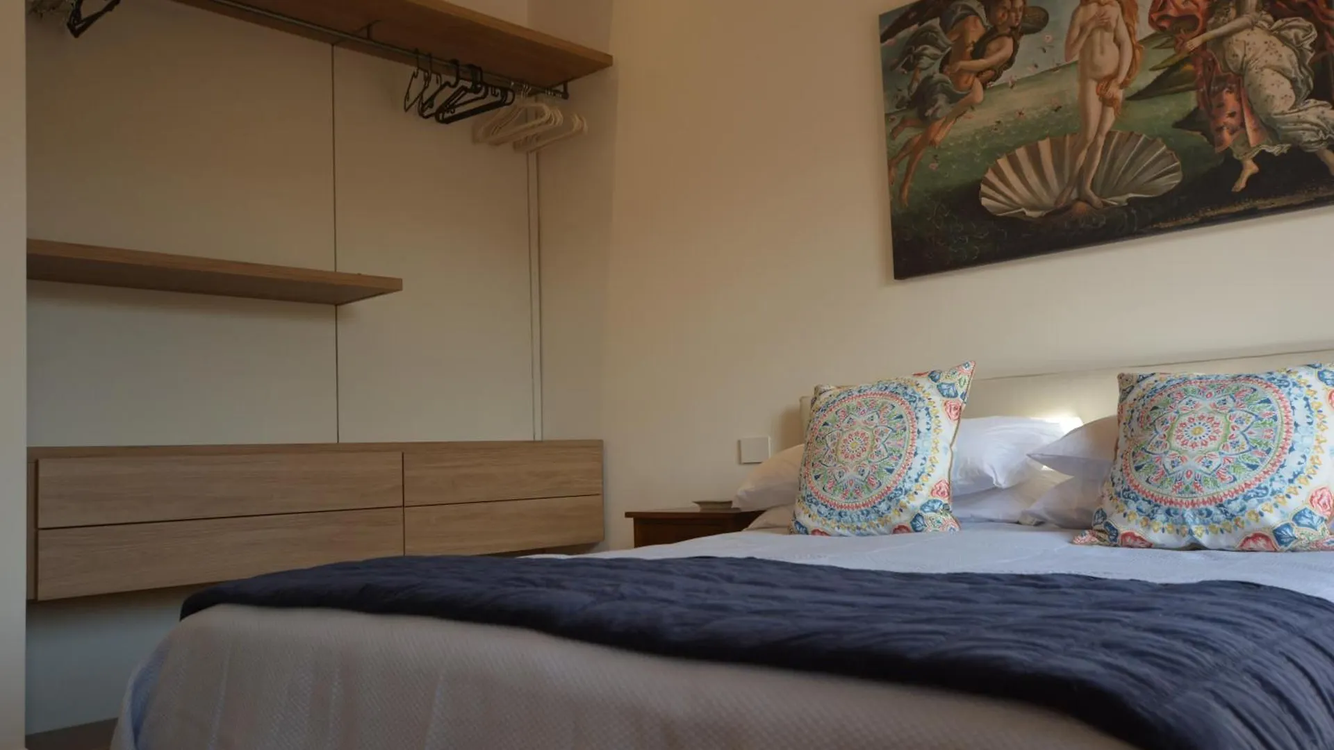 Servi Elegant Apartment With Terrace Florence Italy