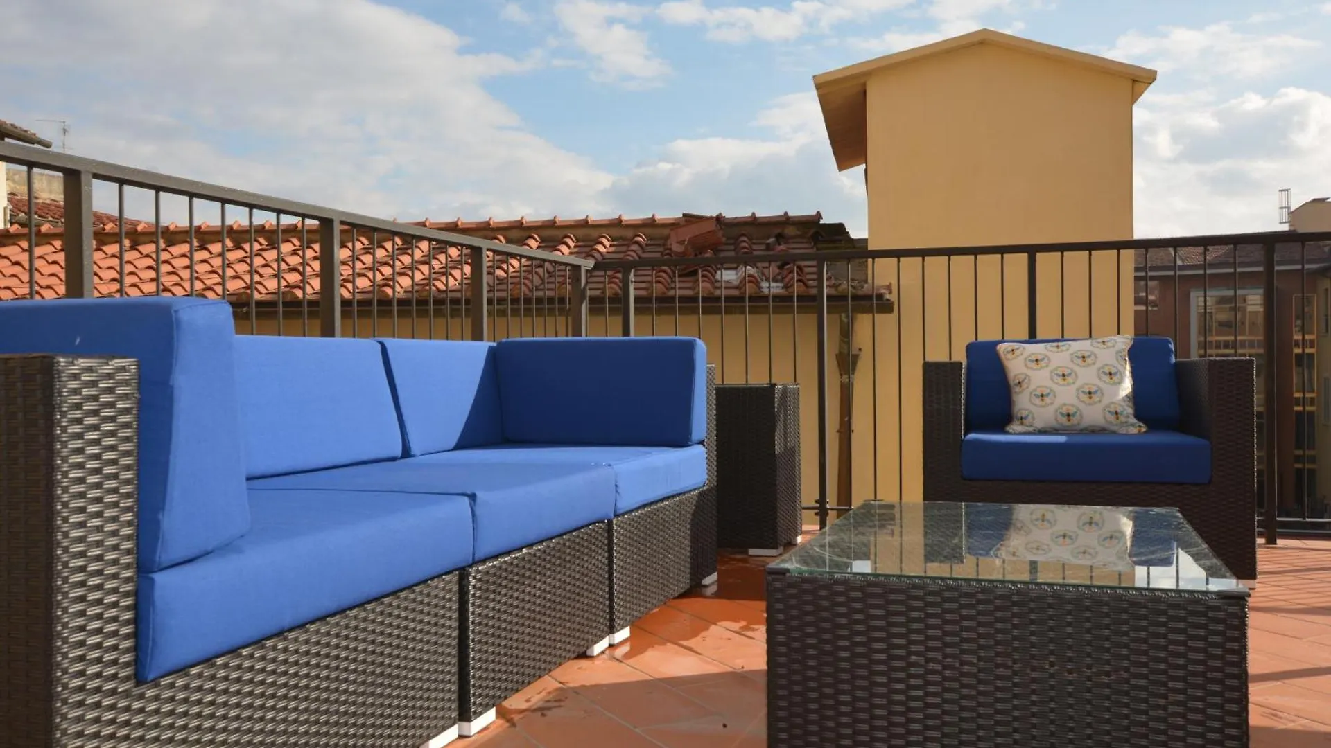 Servi Elegant Apartment With Terrace Florence