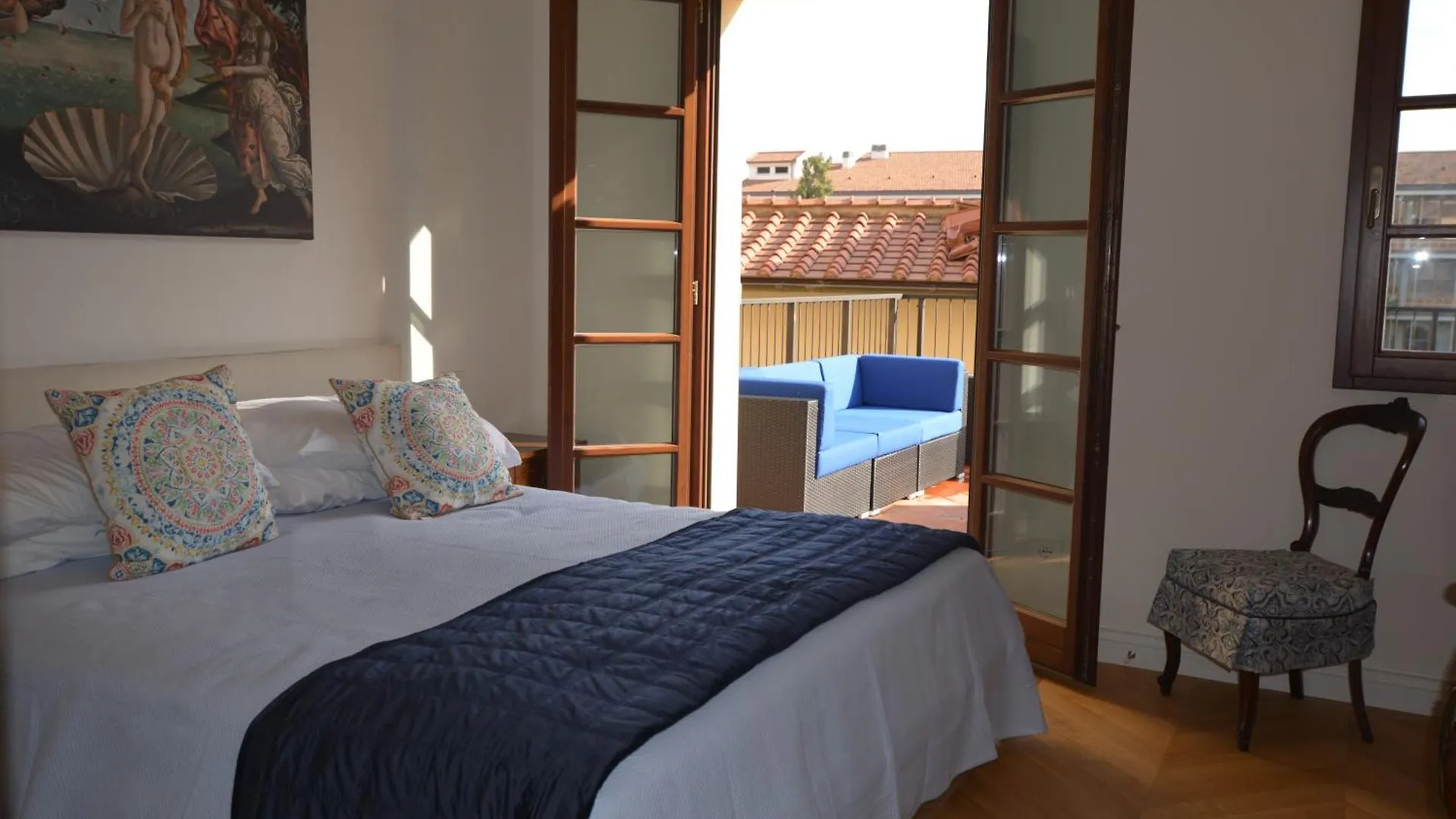 Servi Elegant Apartment With Terrace Florence