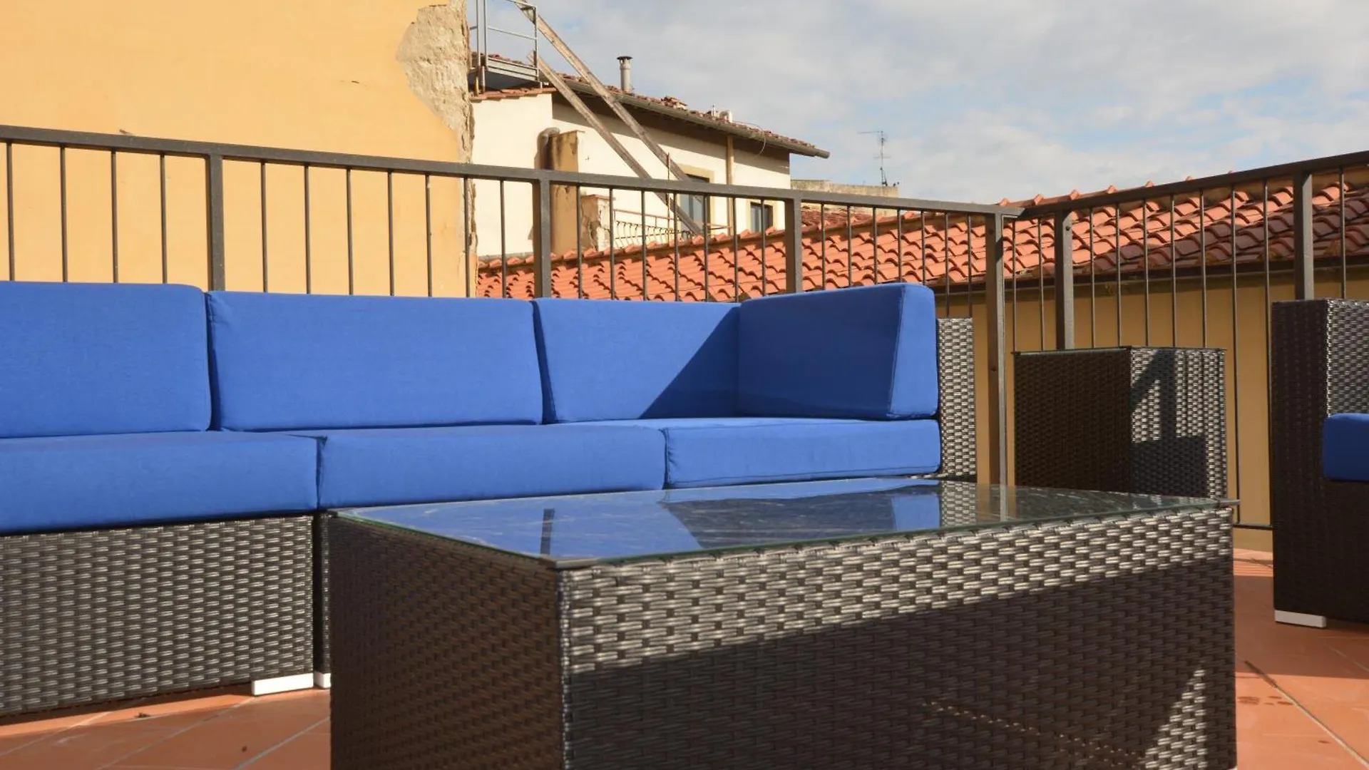 Servi Elegant Apartment With Terrace Florence