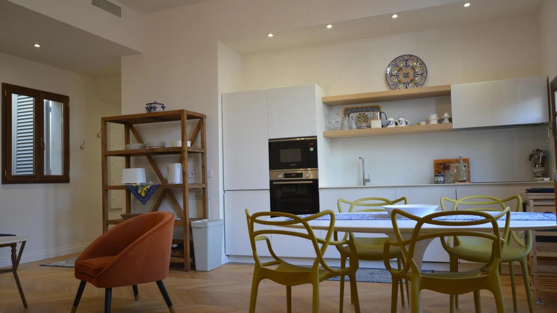 Servi Elegant Apartment With Terrace Florence