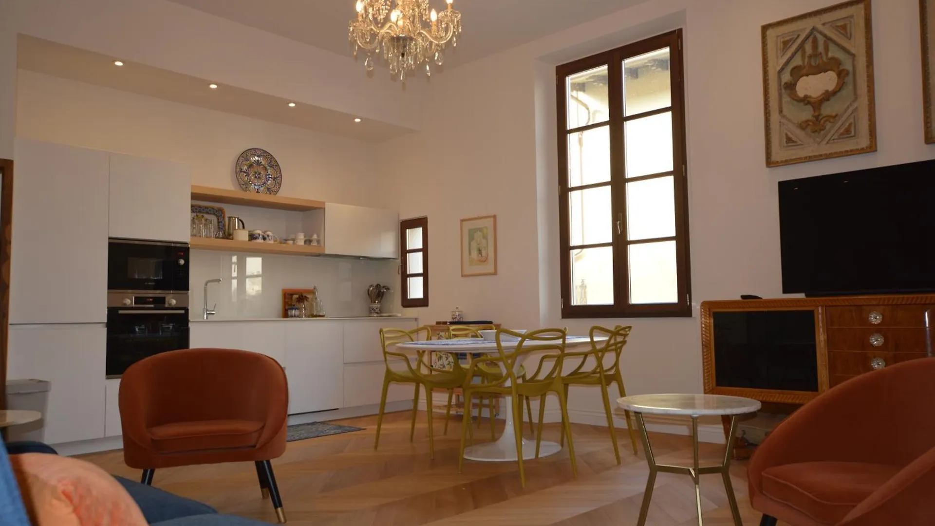 Servi Elegant Apartment With Terrace Florence