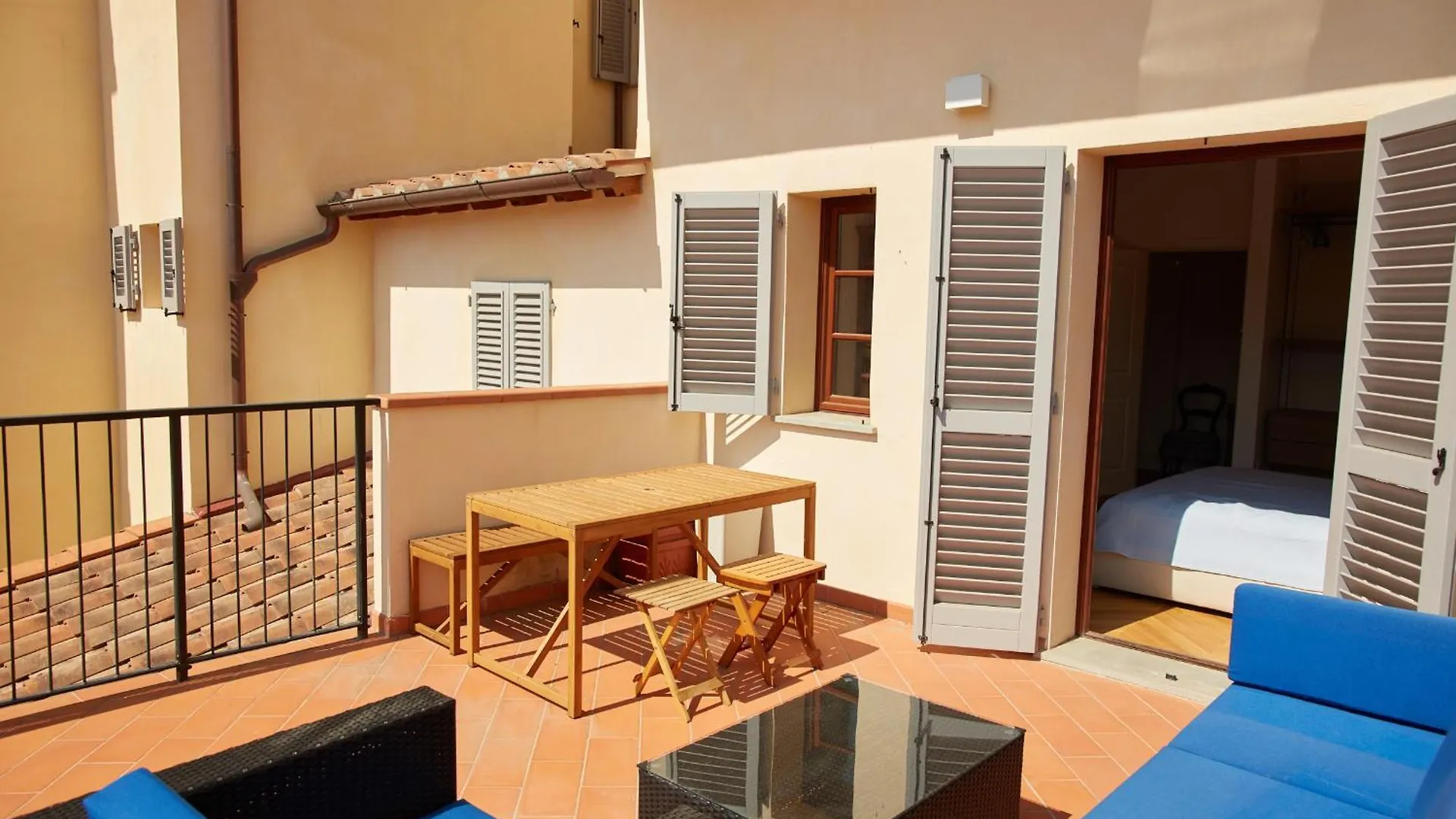 Servi Elegant Apartment With Terrace Florence Italy