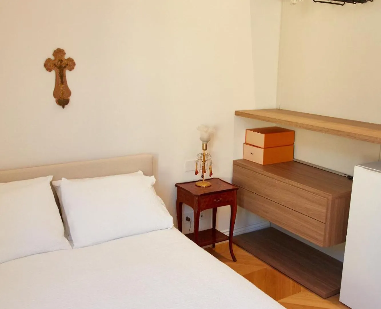 Servi Elegant Apartment With Terrace Florence