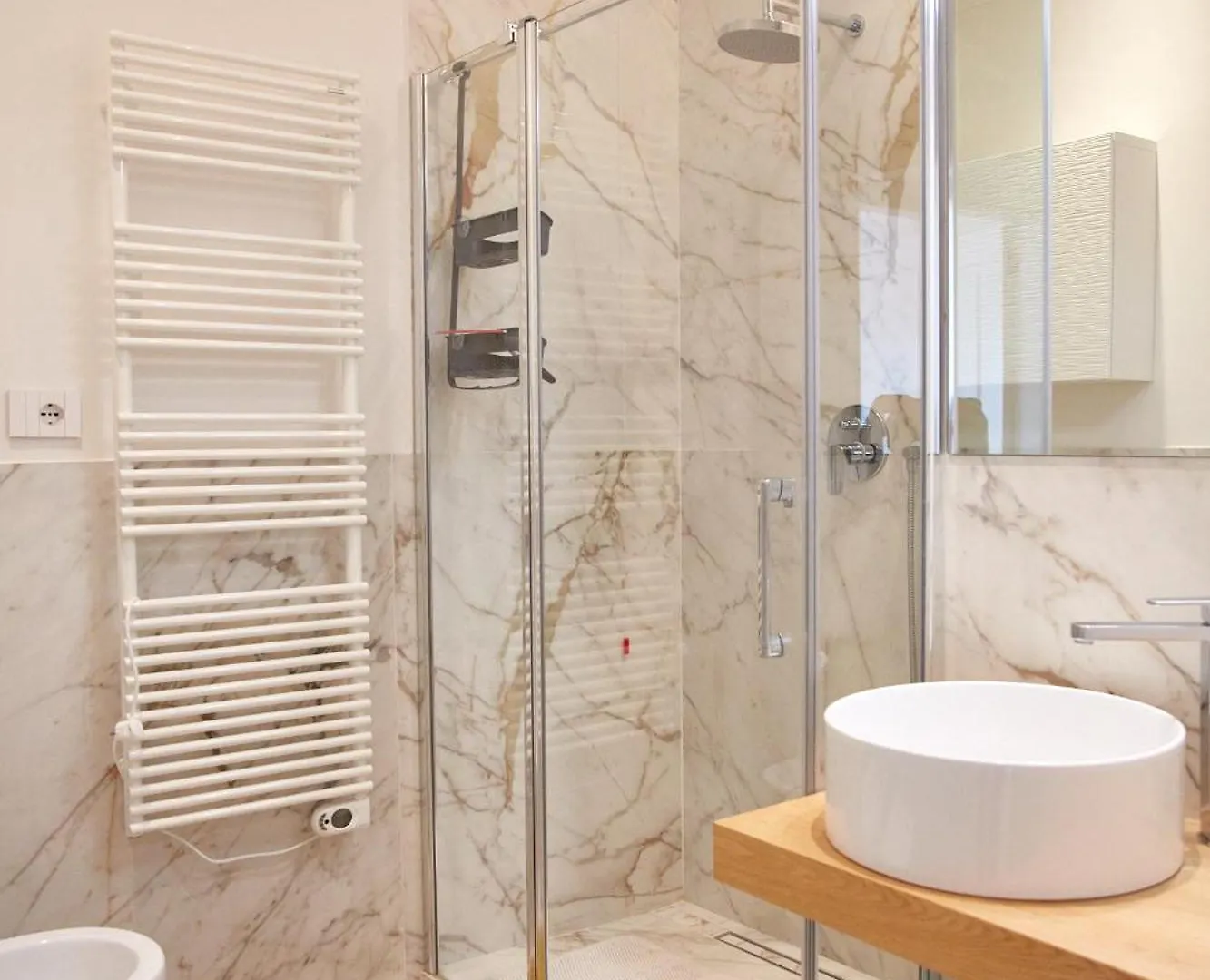 Servi Elegant Apartment With Terrace Florence
