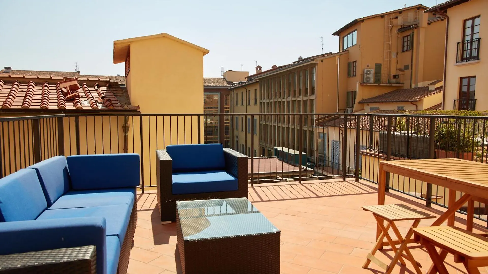 Servi Elegant Apartment With Terrace Florence