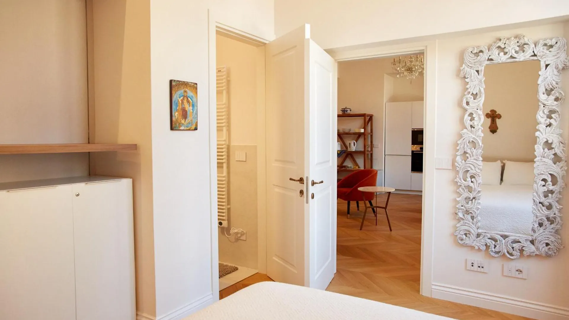 Servi Elegant Apartment With Terrace Florence
