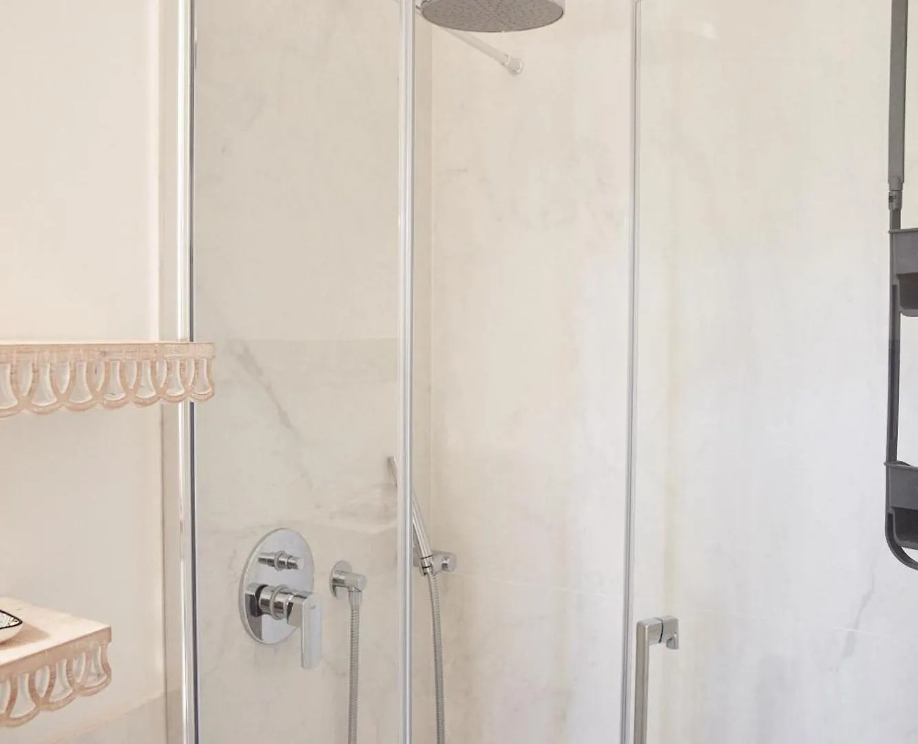Servi Elegant Apartment With Terrace Florence